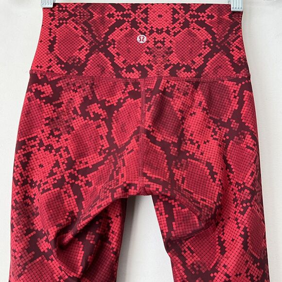 Lululemon Leggings Women Size 2 Red Animal Print Wunder Under Ziggy Active Pants - Picture 11 of 12